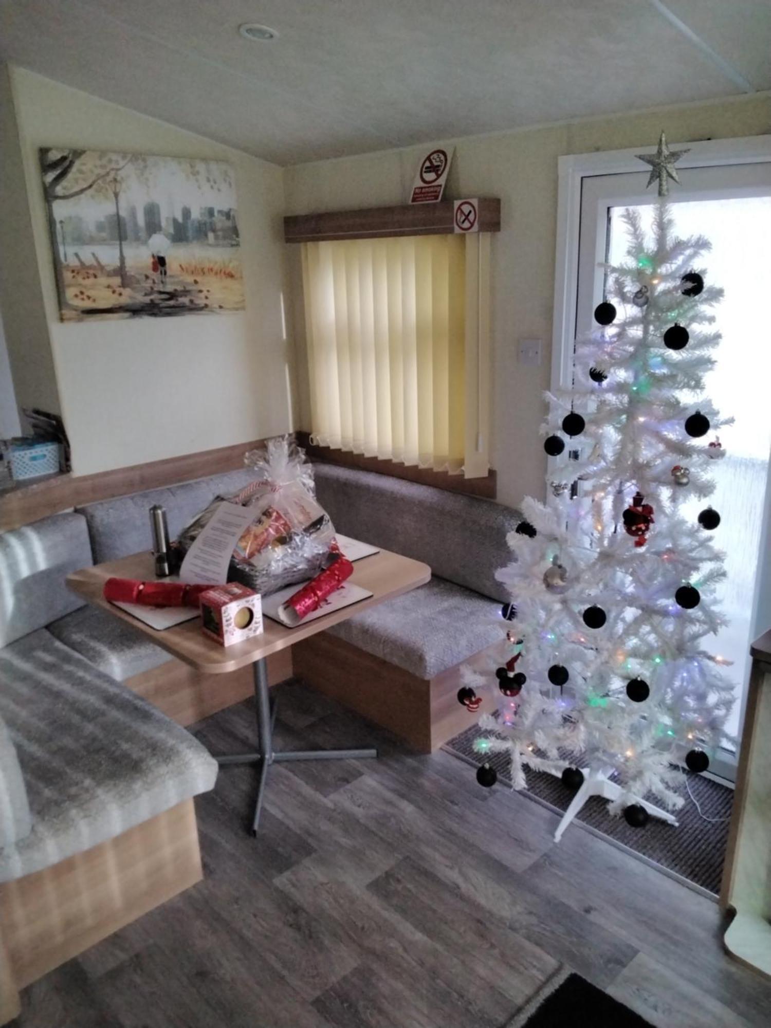 19 Laurel Close Highly Recommended 6 Berth Holiday Home With Hot Tub In Prime Location Tattershall Zewnętrze zdjęcie